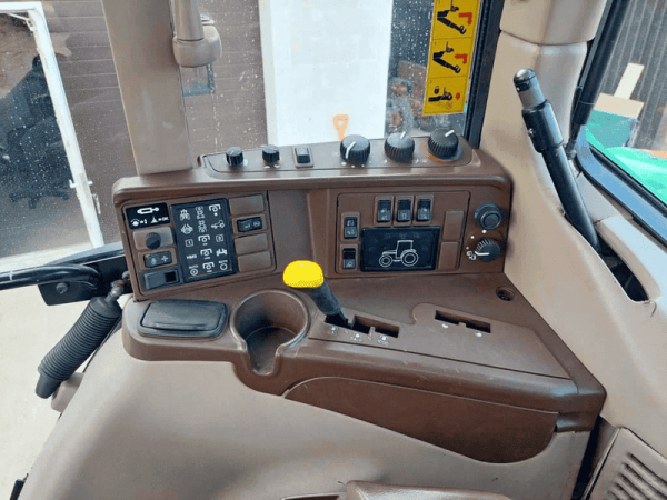 Трактор John Deere 6920 (2002)