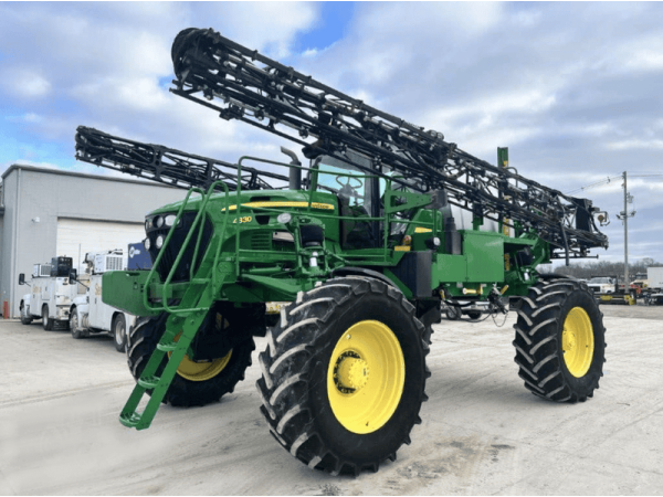 Самоходный опрыскиватель John Deere 4830 (2008)
