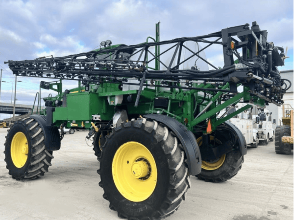Самоходный опрыскиватель John Deere 4830 (2008)