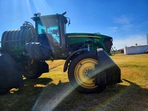 Самоходный опрыскиватель John Deere 4730 (2012)