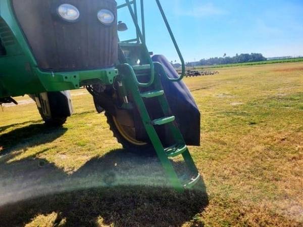 Самоходный опрыскиватель John Deere 4730 (2012)