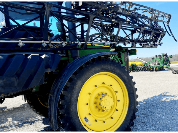 Самоходный опрыскиватель John Deere 4930 (2009)