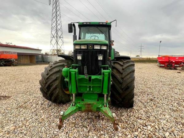 Трактор John Deere 8210 (2001)