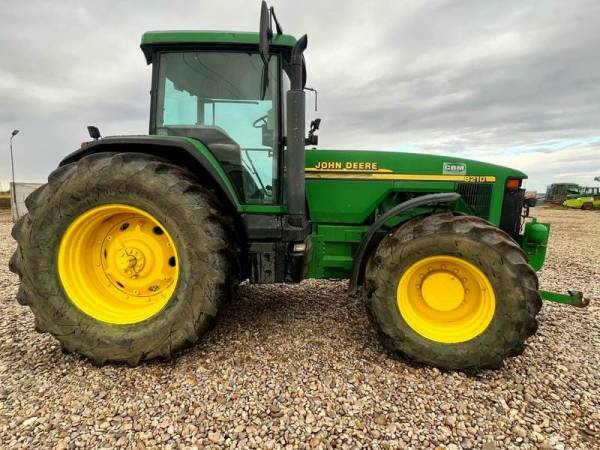 Трактор John Deere 8210 (2001)