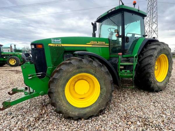 Трактор John Deere 8210 (2001)
