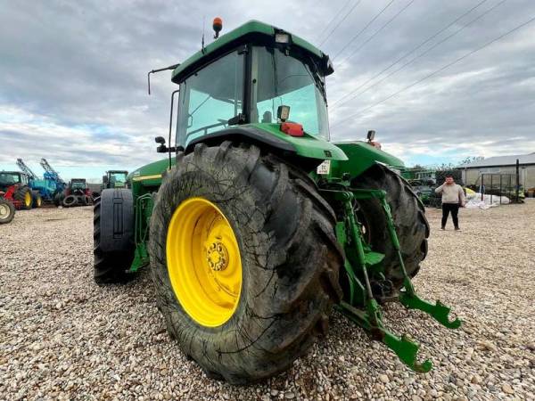 Трактор John Deere 8210 (2001)