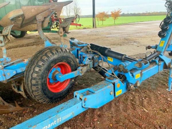 Плуг оборотный Lemken Diamant 11V 8 корпусов (2015)