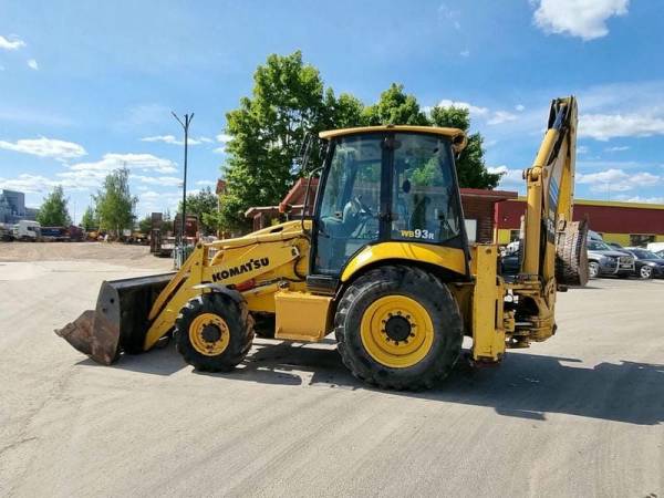 Экскаватор-погрузчик Komatsu WB93S-5E0 (2008)