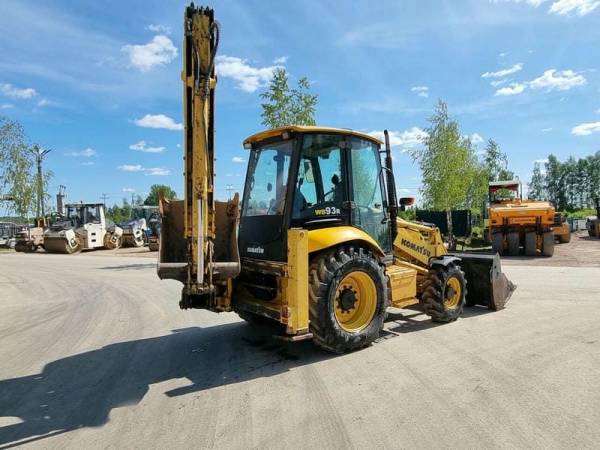 Экскаватор-погрузчик Komatsu WB93S-5E0 (2008)