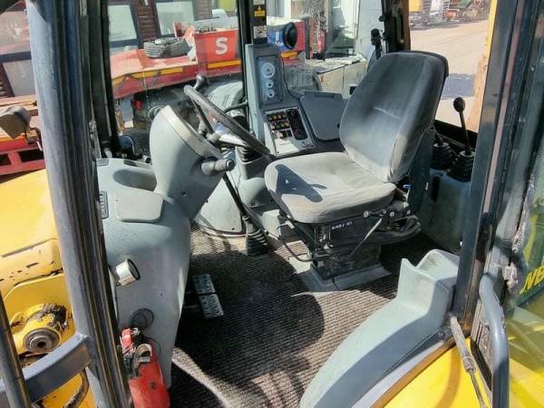 Экскаватор-погрузчик Komatsu WB93S-5E0 (2008)