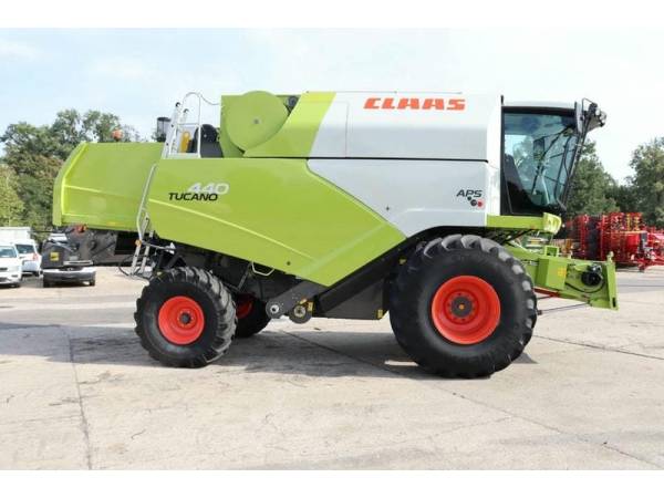 Комбайн Claas Tucano 440 (2013)