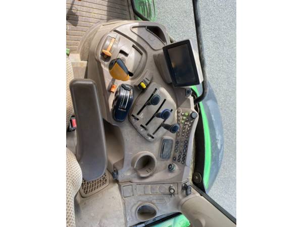 Трактор John Deere 6130 R (2015)