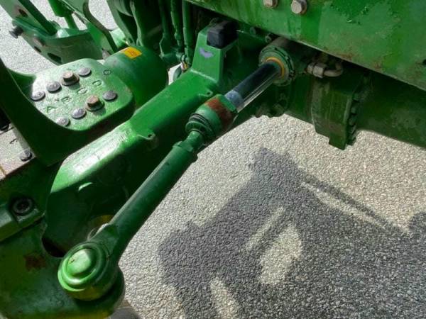 Трактор John Deere 6130 R (2015)