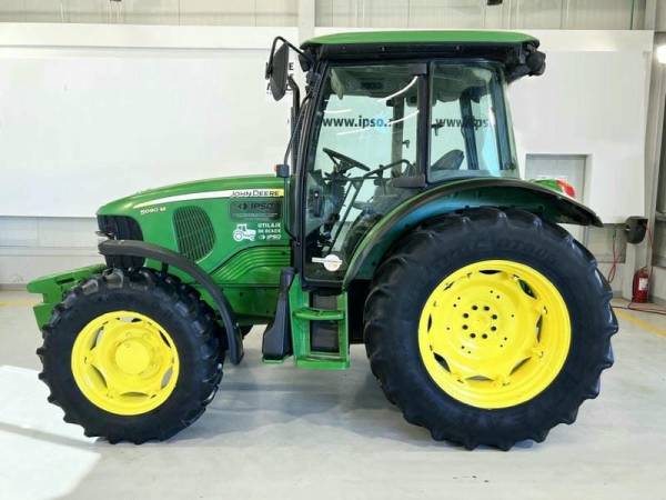 Трактор John Deere 5090M (2011)