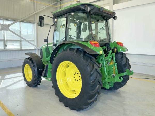 Трактор John Deere 5090M (2011)