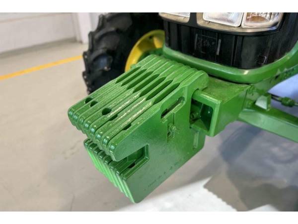 Трактор John Deere 5090M (2011)
