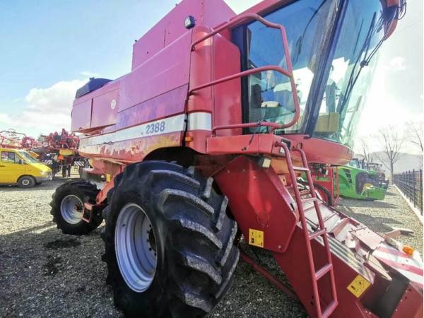 Комбайн Case IH 2388 (1999)