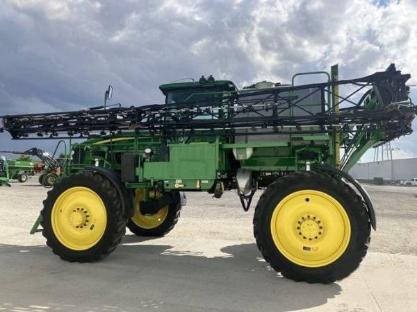 Самохідний обприскувач John Deere 4830 (2012)