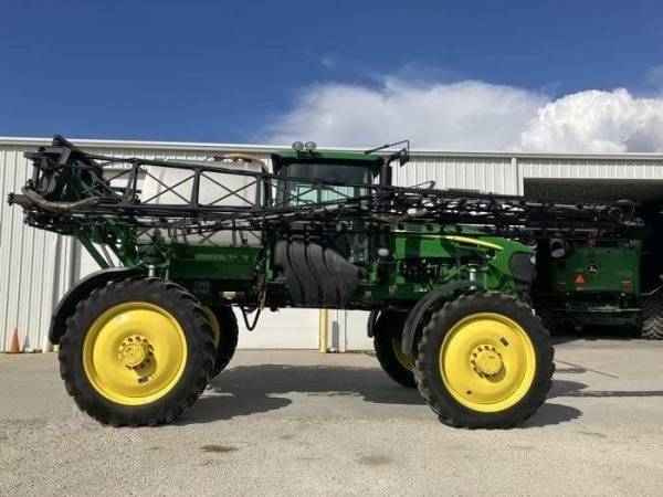 Самохідний обприскувач John Deere 4830 (2012)