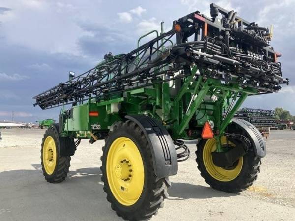 Самохідний обприскувач John Deere 4830 (2012)
