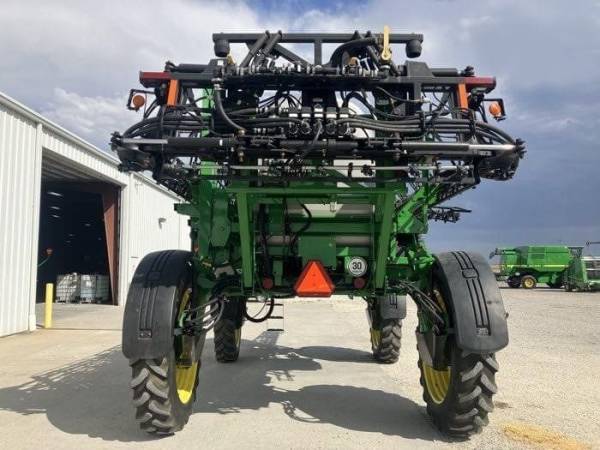 Самохідний обприскувач John Deere 4830 (2012)