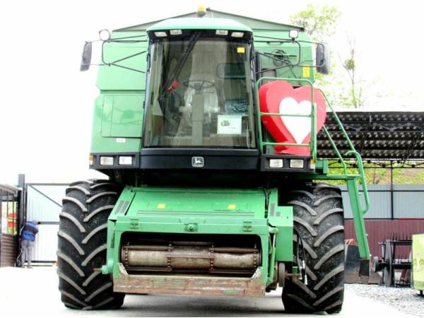 Комбайн John Deere 2264 (2000)