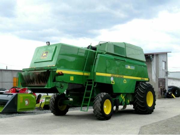 Комбайн John Deere 2264 (2000)