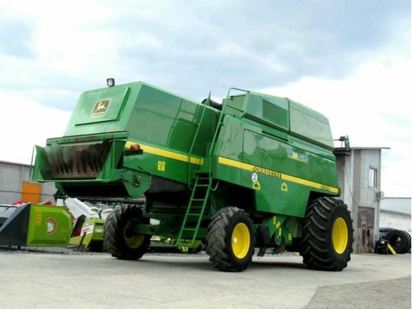 Комбайн John Deere 2264 (2000)