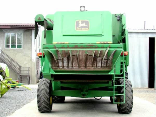 Комбайн John Deere 2264 (2000)