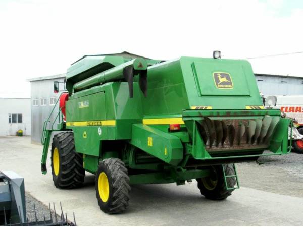 Комбайн John Deere 2264 (2000)