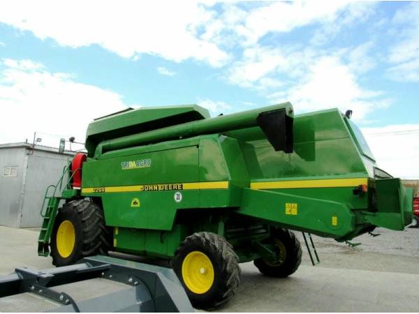 Комбайн John Deere 2264 (2000)