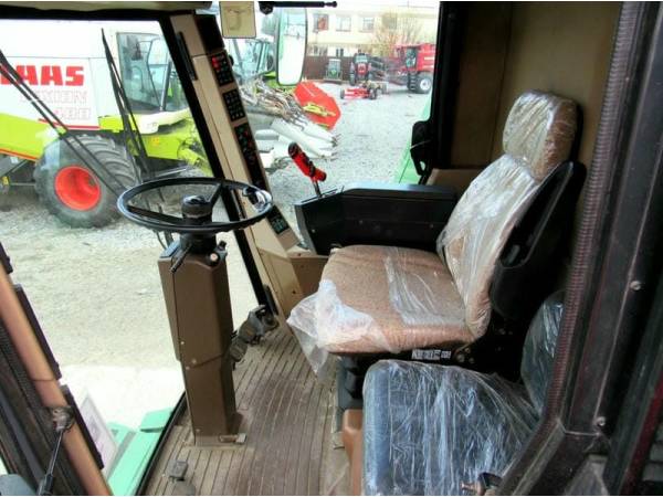 Комбайн John Deere 2264 (2000)