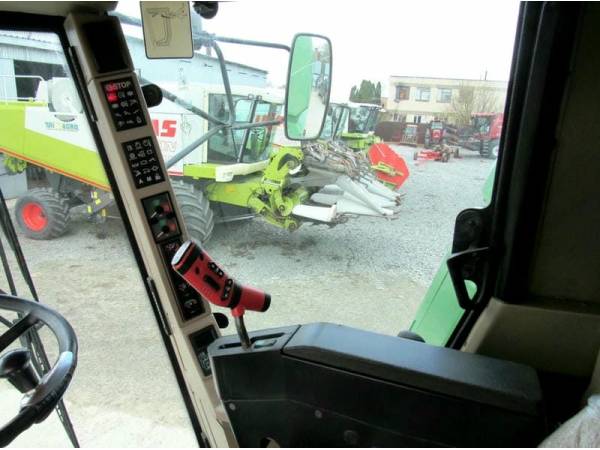 Комбайн John Deere 2264 (2000)
