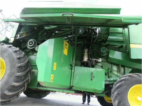 Комбайн John Deere 2264 (2000)
