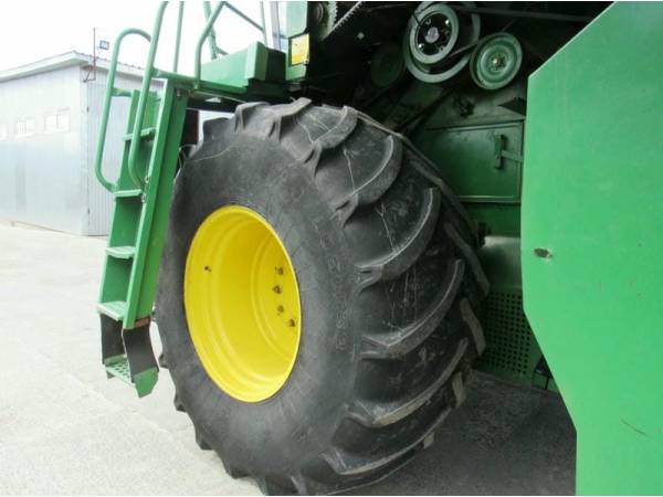 Комбайн John Deere 2264 (2000)