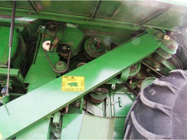 Комбайн John Deere 2264 (2000)