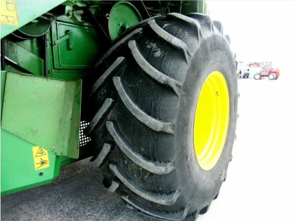 Комбайн John Deere 2264 (2000)