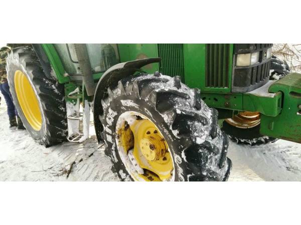 Трактор John Deere 6610 (1999)