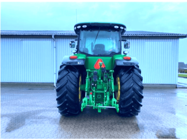 Трактор John Deere 8335 R (2014)