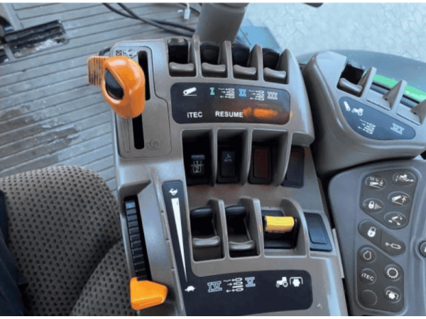 Трактор John Deere 8335 R (2014)