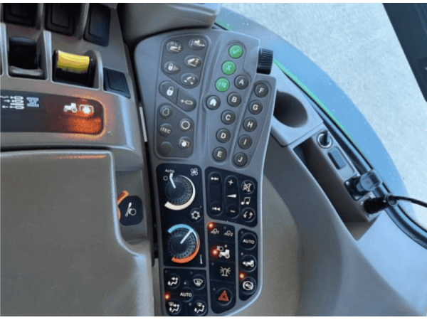 Трактор John Deere 8335 R (2014)