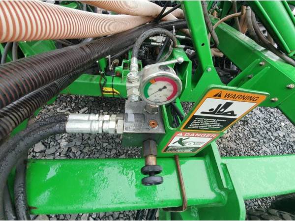 Сівалка пневматична John Deere 1890 (2013)