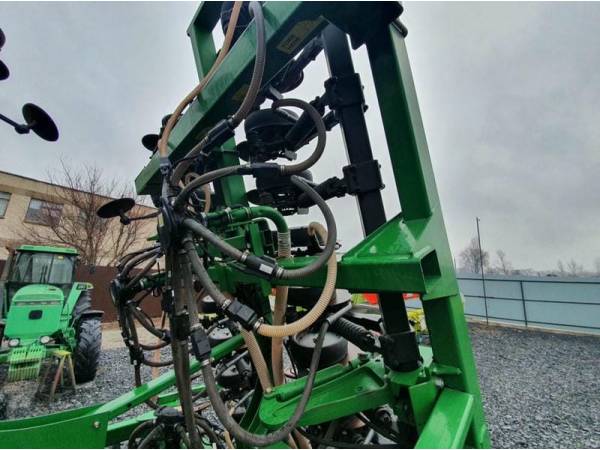 Сівалка пневматична John Deere 1890 (2013)