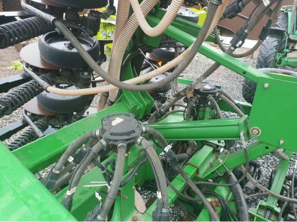 Сівалка пневматична John Deere 1890 (2013)