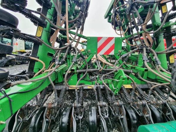 Сівалка пневматична John Deere 1890 (2013)