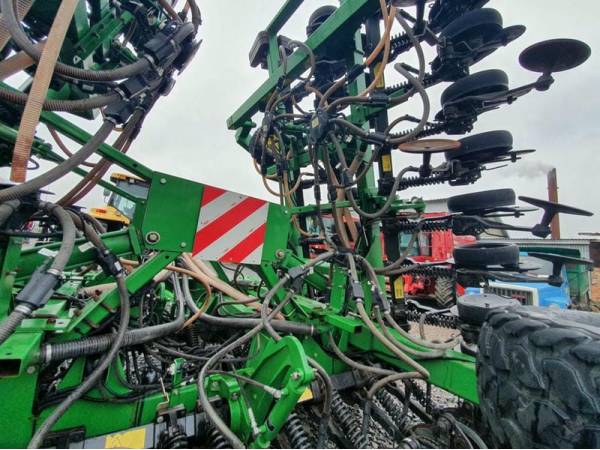 Сівалка пневматична John Deere 1890 (2013)
