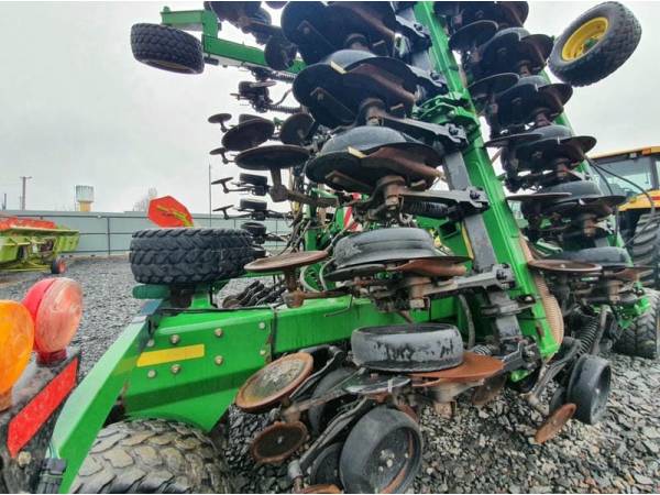 Сівалка пневматична John Deere 1890 (2013)