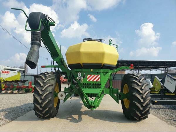 Сівалка пневматична John Deere 1890 (2013)