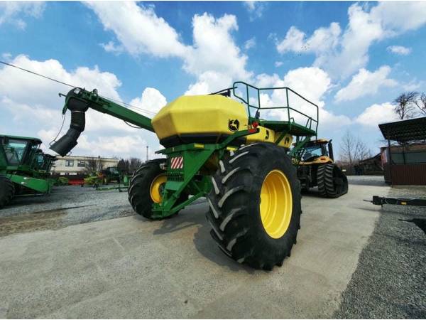 Сівалка пневматична John Deere 1890 (2013)