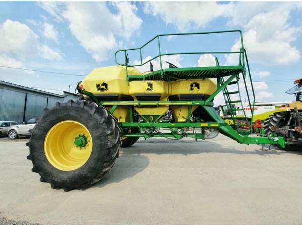 Сівалка пневматична John Deere 1890 (2013)